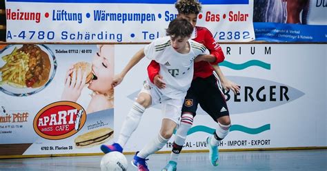 Hallencup In Sch Rding Striktes Ballverbot F R Bvb Und Manchester