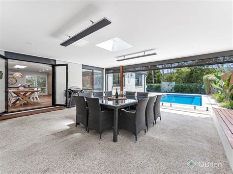 clifton park drive carrum downs vic  domain