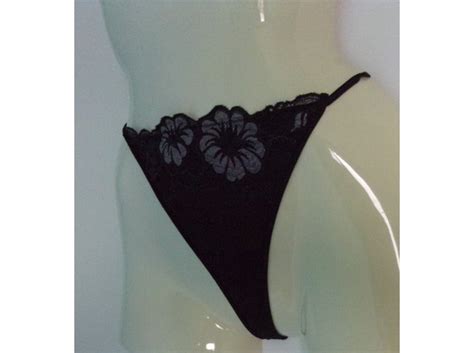 Lingerie Autre Marque Charlott Lingerie String Assorti Dentelle Noir
