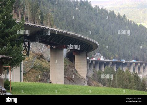 Luegbrücke Tirol Österreich 10 Oktober 2023 hier der Blick auf