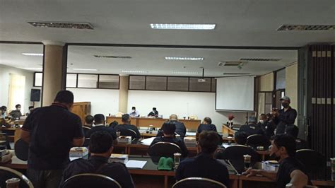 Jurnalis Blitar Menggugat Angkat 7 Materi Saat Hearing Dengan DPRD