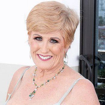 Clara Red Babe Page Watch This Pornstar On FreeOnes