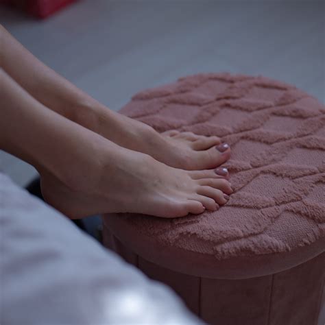 Nail fungus | Tips to protect yourself | InaEssentials.IE