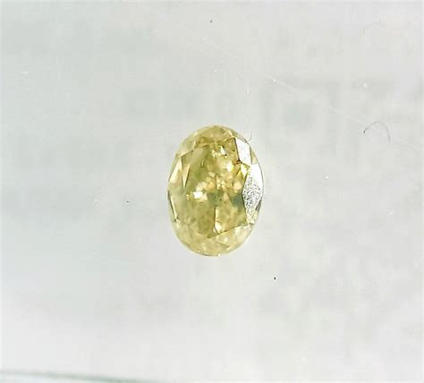 1 Pcs Diamond 030 Ct Oval Fancy Light Greenish Catawiki