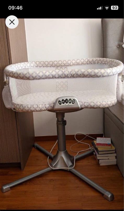 Halo Bassinet (bassinest) Swivel Sleeper + mattress + sheets, Babies & Kids, Baby Nursery & Kids ...