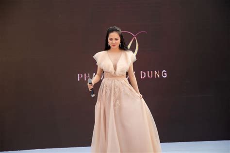 M Nh N Sao Mai P G I C M V I T Ng M U Nude