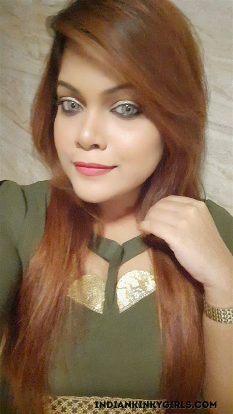 Bangladeshi Girl Topless Showing Huge Tits Indian Nude Girls