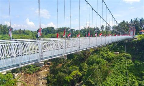 Jembatan Kaca The Glass Bridge Di Gianyar Bali Tour Murah Di Bali