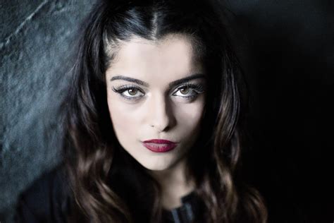 Bebe Before She Dyed Her Hair Blonde Scrolller