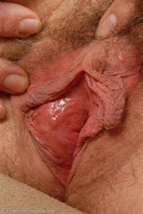 Short Haired Milf Misti Display Her Hairy Slit Milf Fox