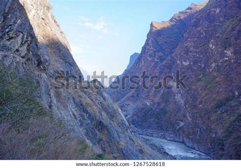 Tiger Leaping Gorge Shangrila China Stock Photo 1267528618 Shutterstock