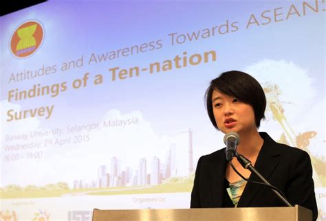 Pkr Senator Who Previously Thought Athletic Wear Can Lead To Sex Now Thinks Women Seduce Men