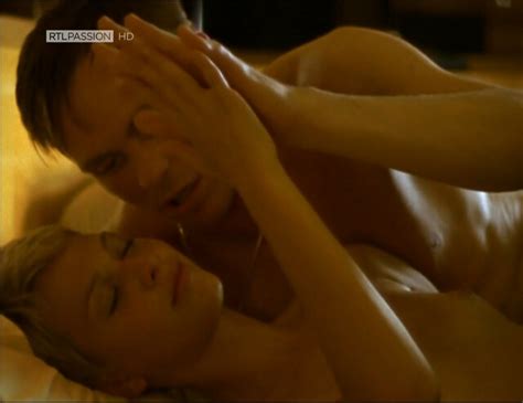 Nude Video Celebs Sandra Keller Nude S O S Barracuda S01e05 2001