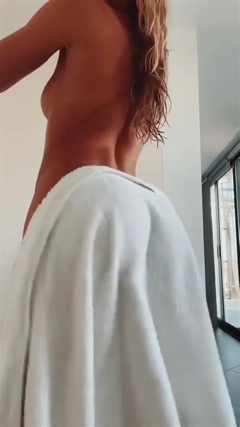 Towel Drop Nude Video On Youtube Nudeleted