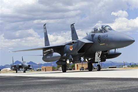Singapore Awards Decade Long F 15sg Support Contract To Boeing