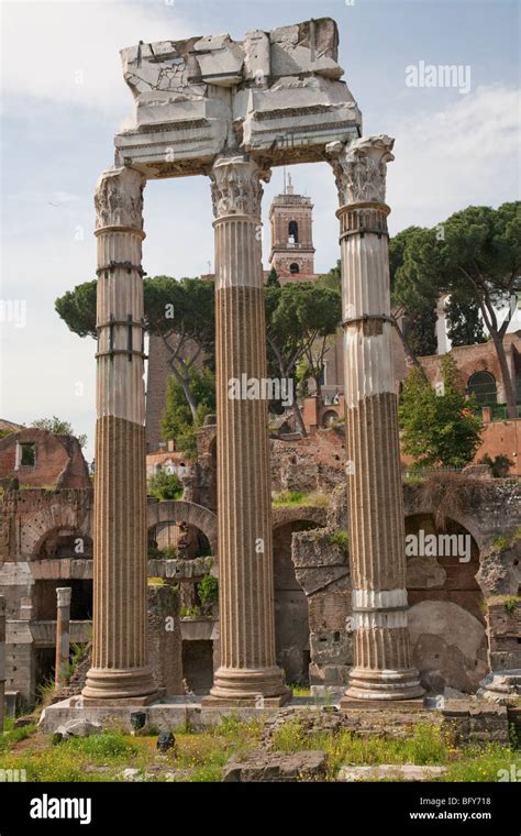 Rome ancient architecture Stock Photo - Alamy