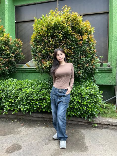 Sao Việt Lệ Quyện diện bikini gợi cảm Phương Thanh thân thiết bên Mono Sao việt Việt