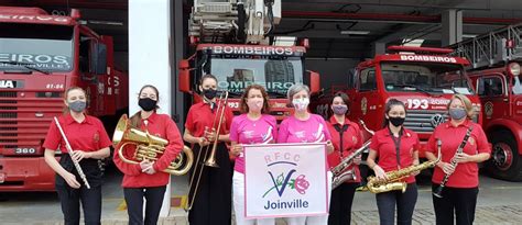 Banda do Corpo de Bombeiros de Joinville realiza ação a Rede