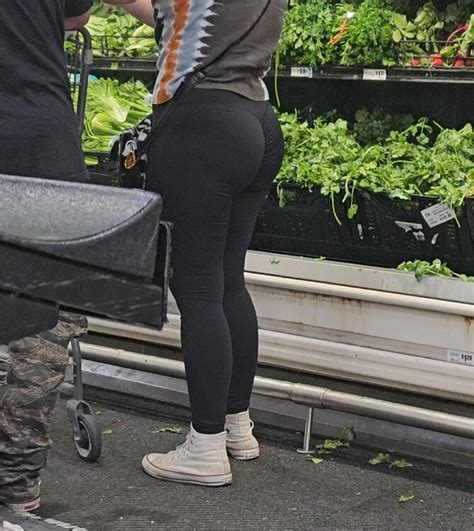 Thick Bubble Latina VPL Spandex Leggings Yoga Pants Forum