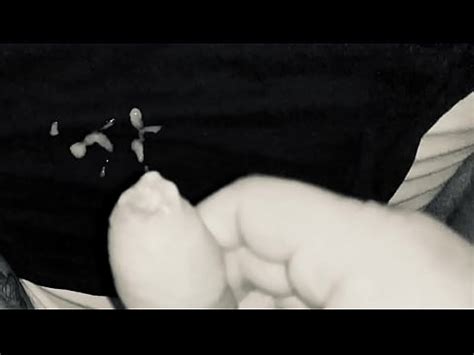 grosse ejaculation avec la queue mi molle après h de branle XVIDEOS