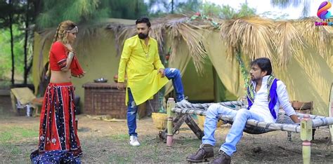 Desi Web Series Getting Nude Front Of Guys ThisVid