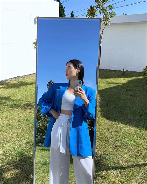 Học lỏm chiêu ăn mặc từ hot girl Bạch Tuyết cao m xứ Hàn bạn nhất định lên level mặc