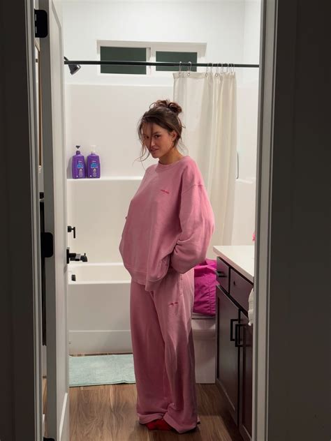 Sylvia Snyders | 24 is gonna be magical i’m declaring it so 💖🎂 | Instagram