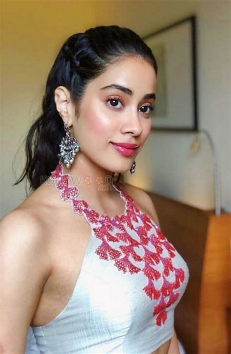 Bollywood Babe Janhvi Kapoor 01 11890 Kollywood Zone