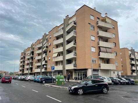 Vendita Appartamento Roma Trilocale In Via Raoul Chiodelli Buono