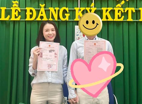 Hot girl Sam đăng ký kết hôn che mặt và giấu kỹ danh tính chồng Báo Dân trí