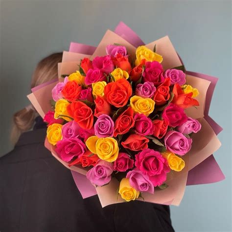 Букет из 45 роз разноцветный купить по цене 3350.00 руб. с доставкой по ...