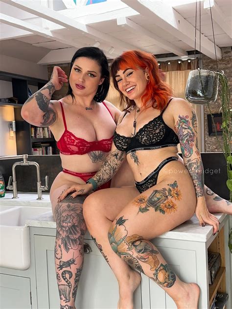 Best Lesbian Sex Images On Pholder Lesbians Lesbian Gifs And Celebnsfw