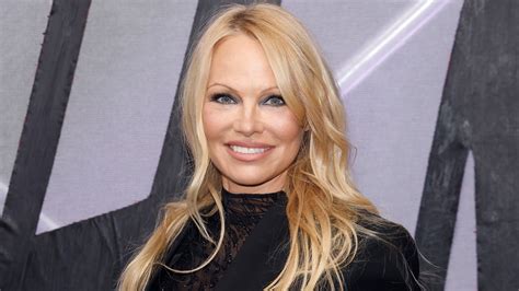 Pamela Anderson Is Still A Beach Babe Without Makeup