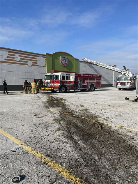 Pickup truck slams into Hobart, Indiana Chuck E. Cheese - CBS Chicago