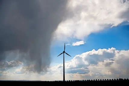 Gewitter Graupel Regen Und Sonne Aprilwetter In Berlin Und Brandenburg