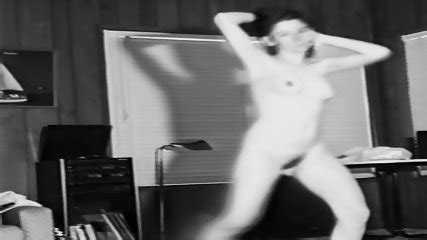 Naked Amateur Homemade Slow Dance