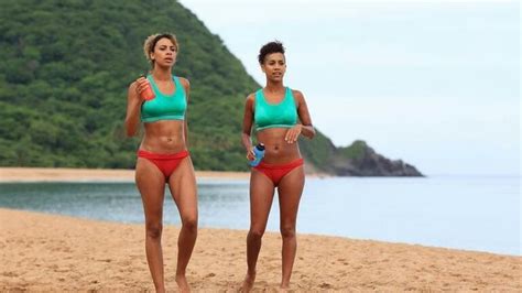 Latest Hot Sara Martins Bikini Pics