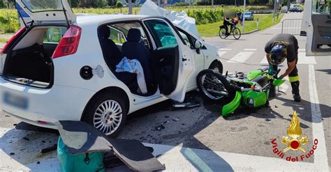 Incidente Mortale Sulla Provinciale Auto Contro Moto Deceduto Il