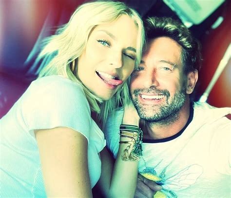 No tengas miedo Irina Baeva se lució en bikini y mostró su abdomen