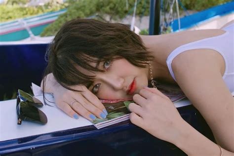 Hot girl tuổi teen Phoanh Charmmie hé lộ cuộc sống ở xứ Cờ Hoa Báo Tri thức và Cuộc sống TIN