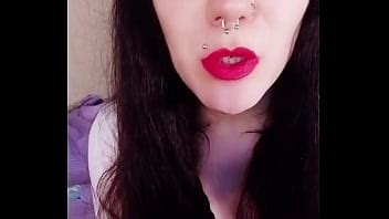 Backstage Of A Hot Brunette XNXX