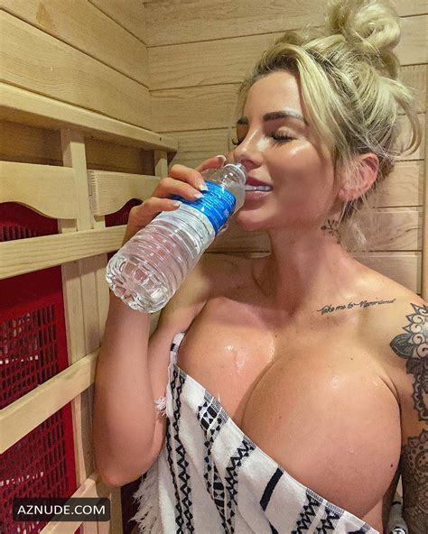 Jessica Weaver Sexy And Hot Pantyless Aznude