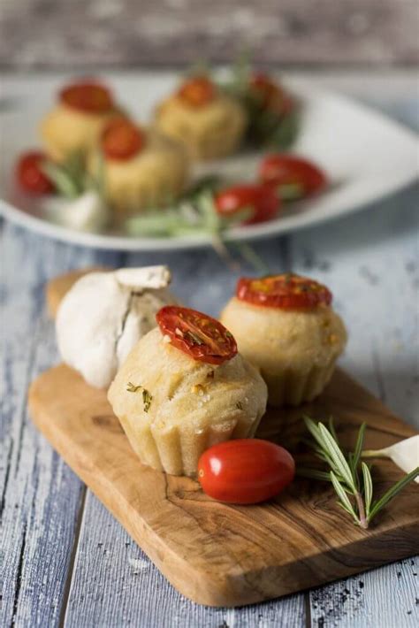 Foccacia Muffins Mit Tomaten Und Rosmarin