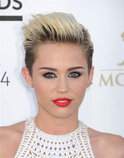 Billy Ray Cyrus difende la figlia Miley dalle critiche VMA 2013 | Live ...