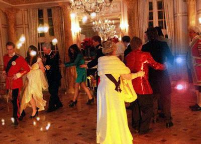 Pesta Sex Keluarga Kerajaan Inggris Setelah Royal Wedding Pondok Reot