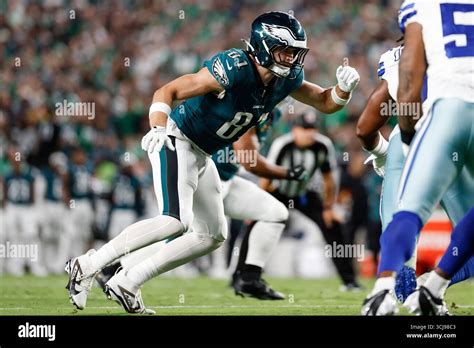 philadelphia eagles tight  grant calcaterra   action
