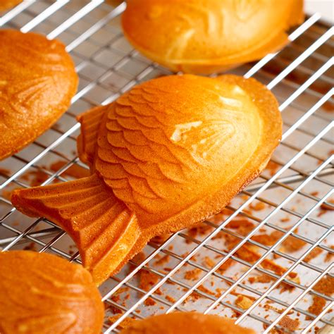 Taiyaki (Japanese Fish Dessert) – Takes Two Eggs