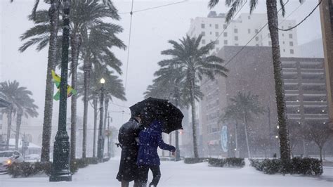 Record Snowfall Snarls Cities as Deadly Cold Stalks the South - The New