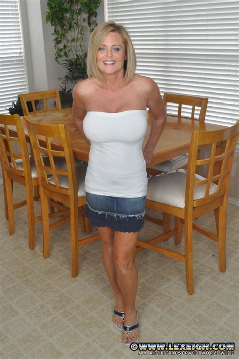 MILF Hottie Lexeigh Present Her Yummy Hooters MILF Fox