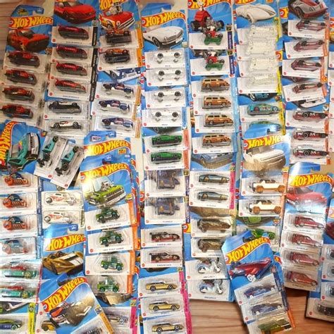 Đồ chơi xe Hot Wheels Basic Car 1 64 Chính Hãng Mới 100 Shopee Việt Nam